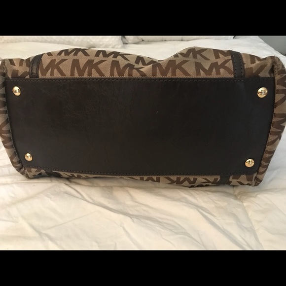 Authentic Michael Kors Brown & Tan Gansevoort bag - Picture 7 of 8